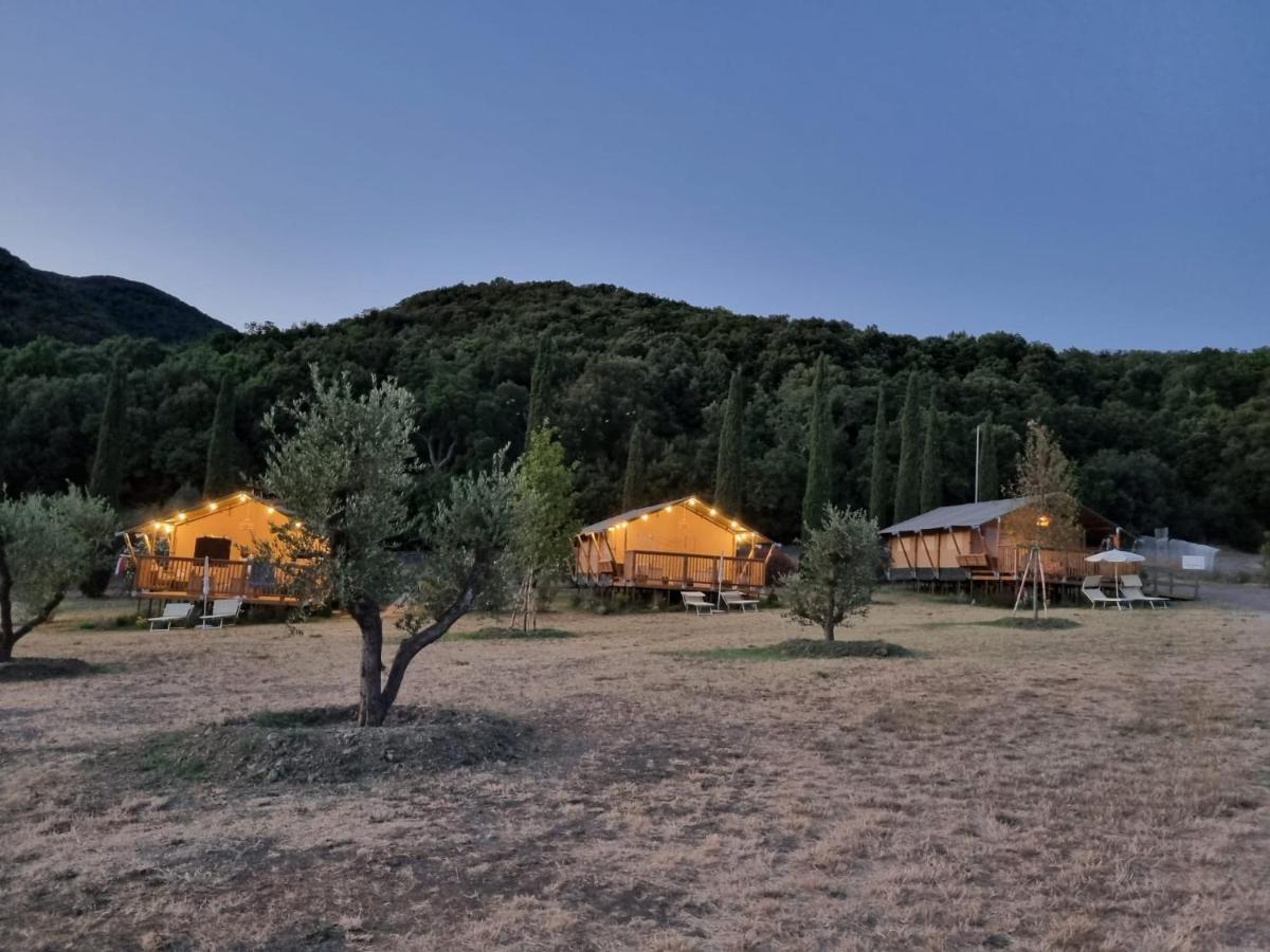 Glamping Le Tegole Hotel Riparbella Ngoại thất bức ảnh
