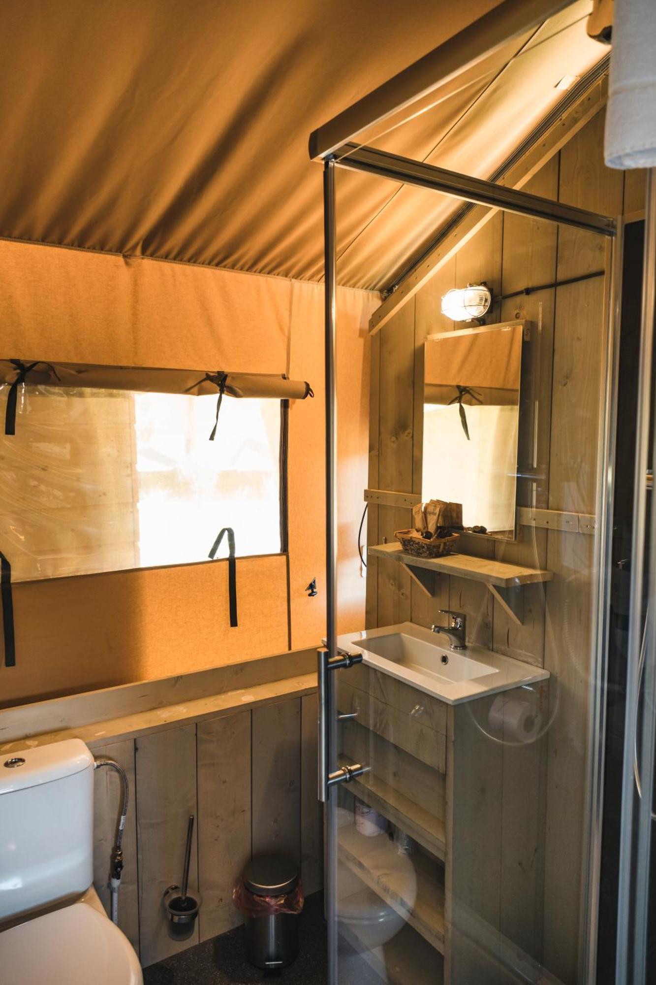 Glamping Le Tegole Hotel Riparbella Ngoại thất bức ảnh